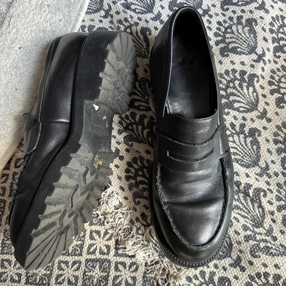 vagabond black loafers